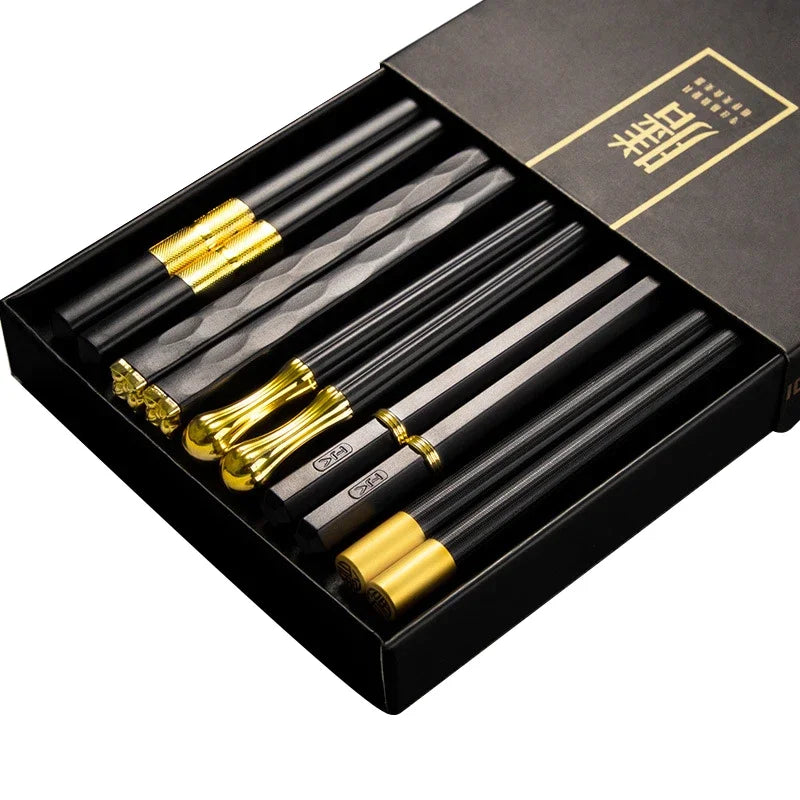 Coffret Baguettes Noires et or Métal