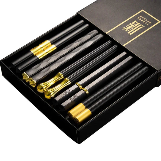 Coffret Baguettes Noires et or Métal