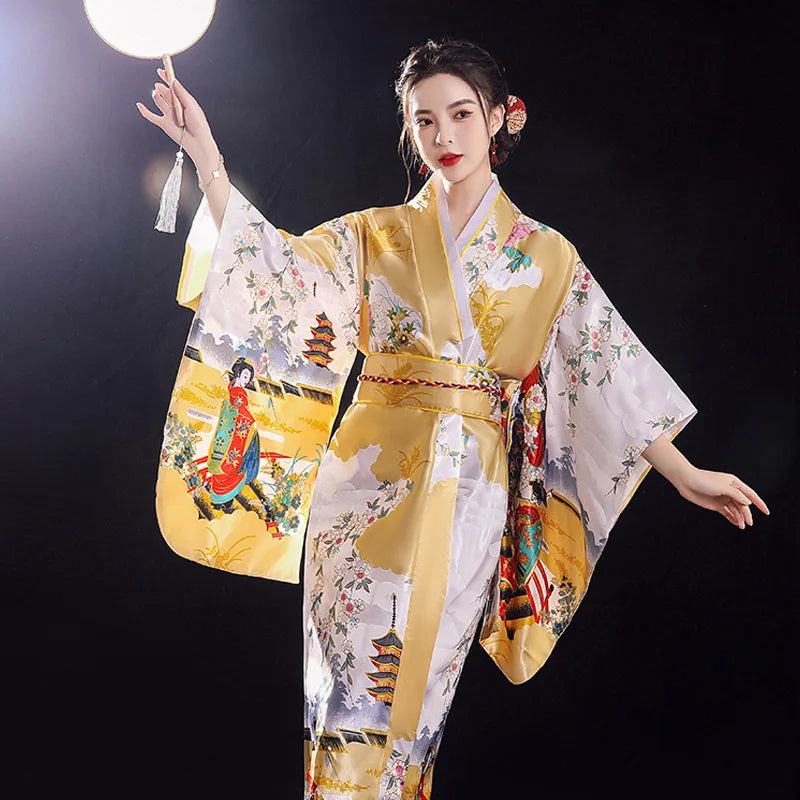 Kimono Traditionnel jaune et blanc